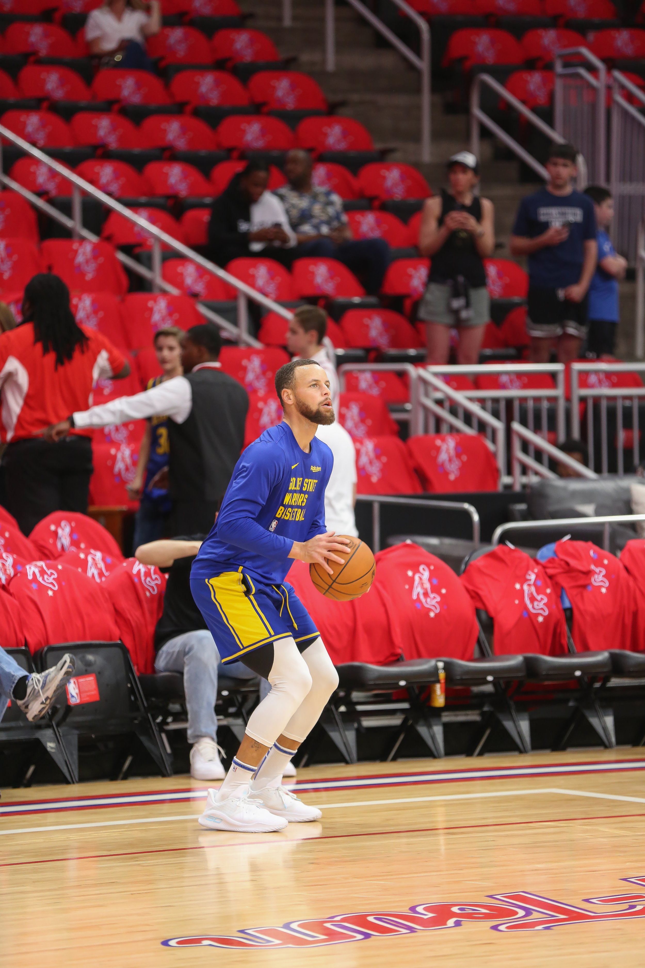  Steph Curry warms up at the Toyota Center prior to tip-off.  